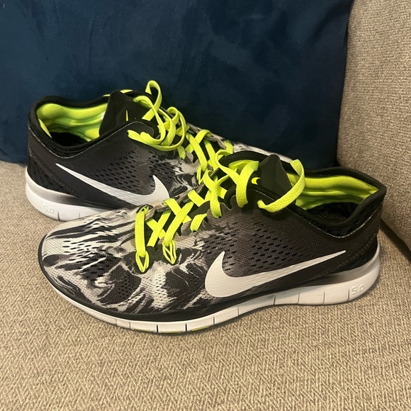 Nike Free 5.0 TR Fit 5 Print Running Shoe - Black/White/Volt - 6.5 - Picture 6 of 9